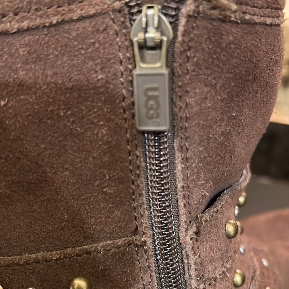 Ugg Girl’sBoots 3287 Brown Clovis Boots w/Leather Studded Belts & Zipp… - Picture 6 of 8